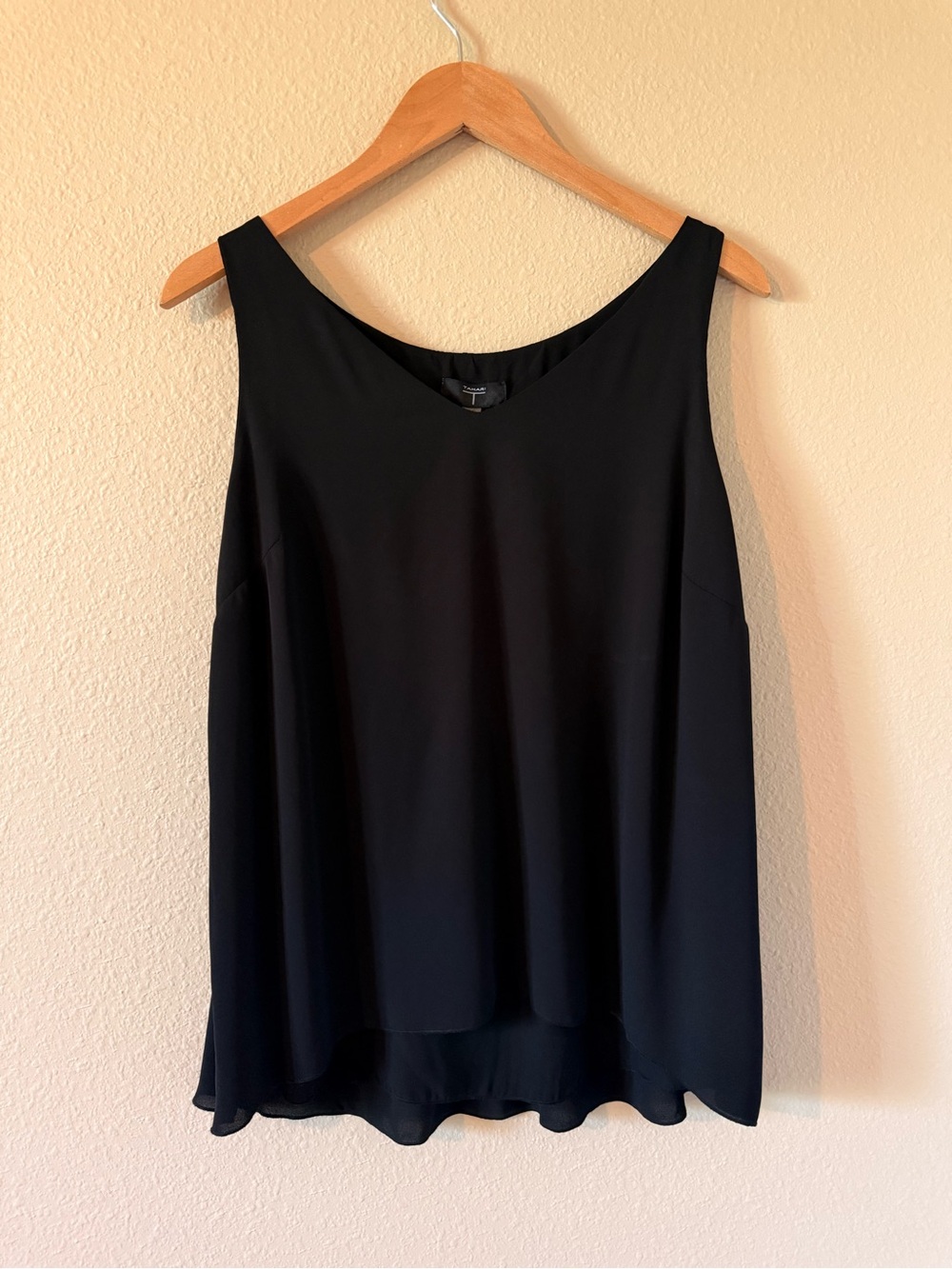 Tahari Black V-Neck Tank - Picture 2 of 6